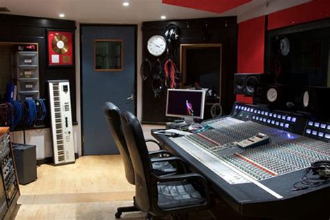 Custom-Song-Music-Production_Studio